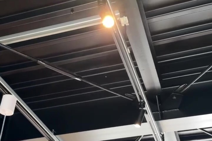 801385751.601499 - frame at 0m1s